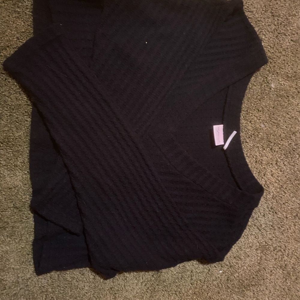 Elegant Dark Blue V-Neck Sweater